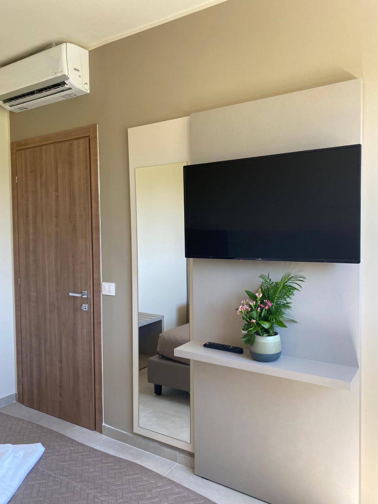 Residence Montefeltro La Torraccia Екстер'єр фото